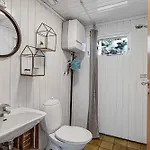 Cozy Summerhouse In An Incredibly Scenic Location Hébergement de vacances