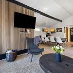 Cozy Summerhouse In An Incredibly Scenic Location Hébergement de vacances *
