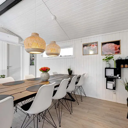 Дом отдыха Cozy Summerhouse In An Incredibly Scenic Location Hadsund