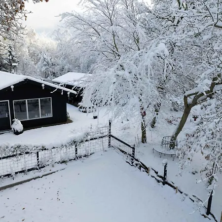Cozy Summerhouse In An Incredibly Scenic Location Hébergement de vacances