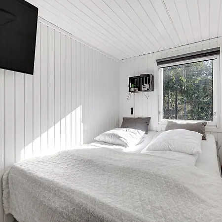 Cozy Summerhouse In An Incredibly Scenic Location Hébergement de vacances