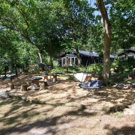 Hébergement de vacances Cozy Summerhouse In An Incredibly Scenic Location